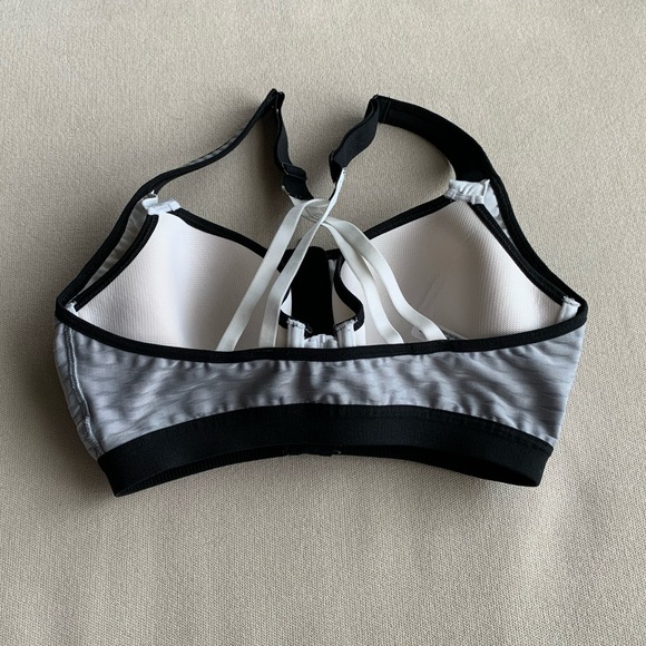 Victoria’s Secret Sports Bra - Picture 2 of 3